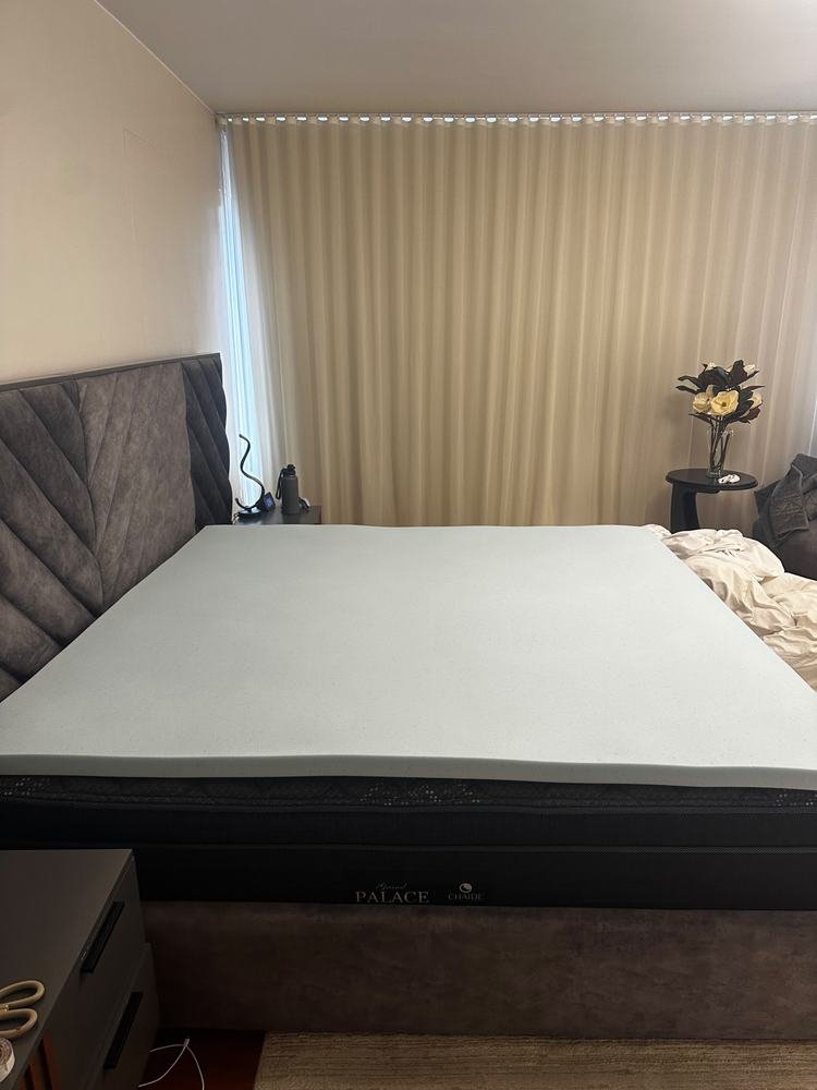 SleepFoam de borde a borde sobre la cama